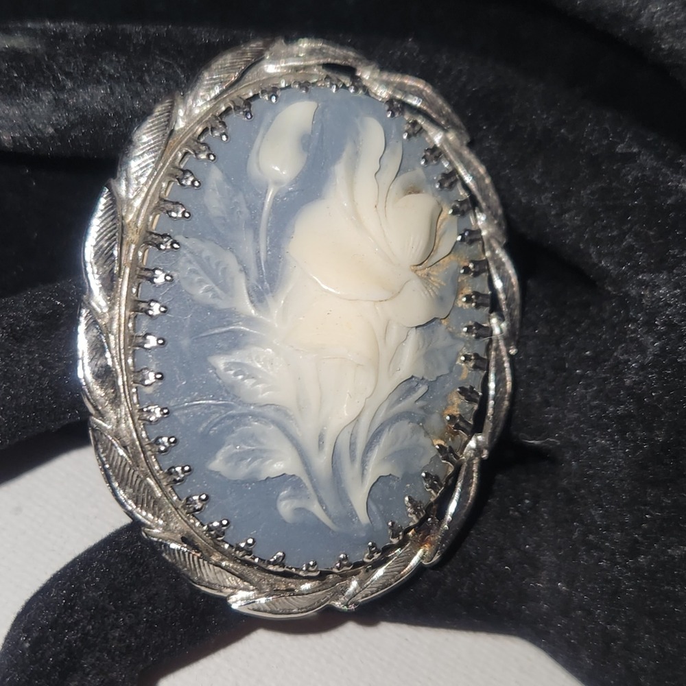 Vintage Blue and White Floral Rose Cameo Brooch Silver Tone Oval Pin 2 Inch